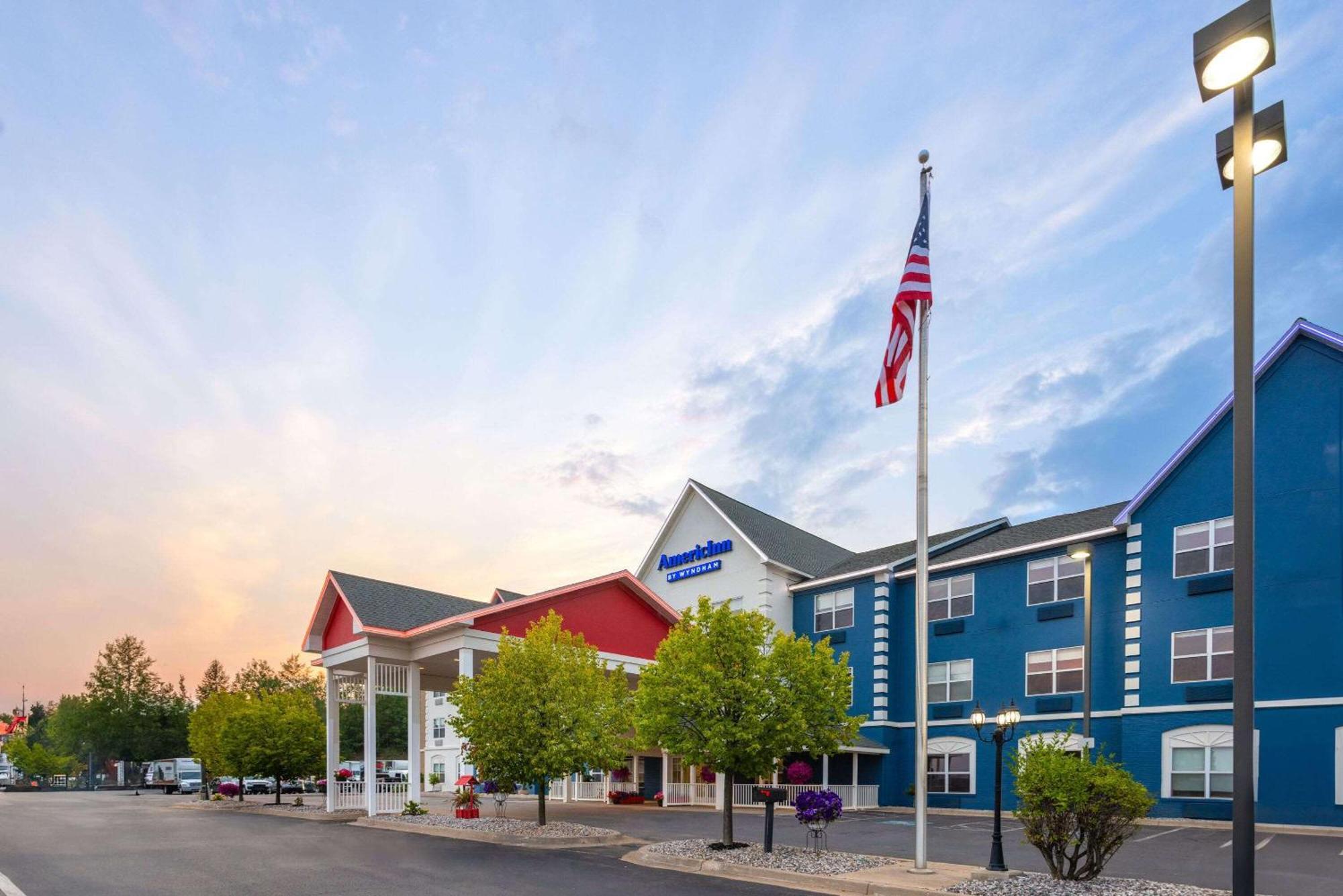 Americinn By Wyndham Iron Mountain Exteriör bild