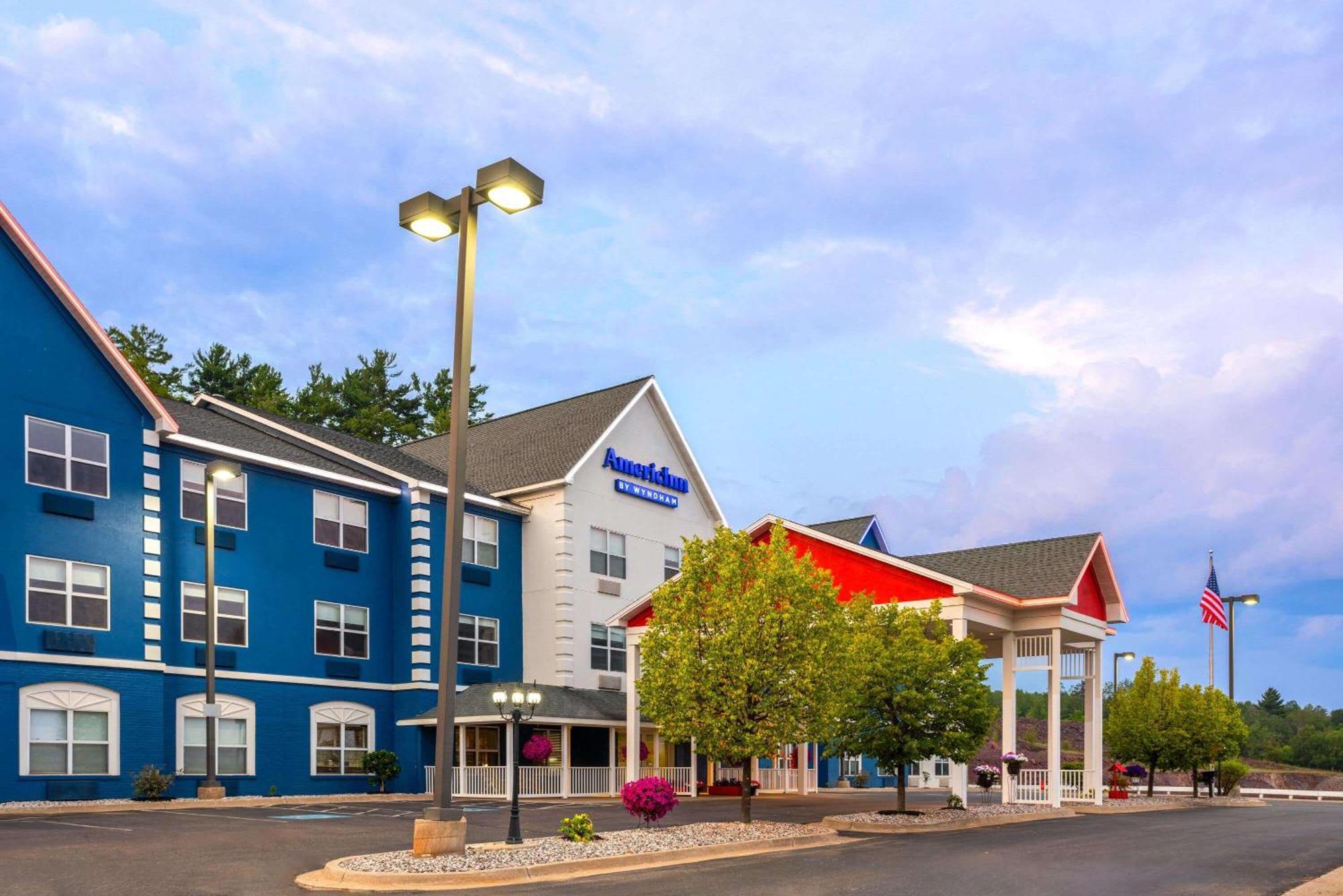 Americinn By Wyndham Iron Mountain Exteriör bild